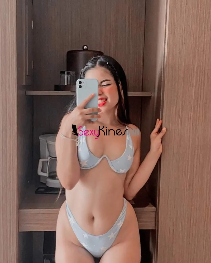 ven a deleitarte con mis curvas y mi lindo rostro.